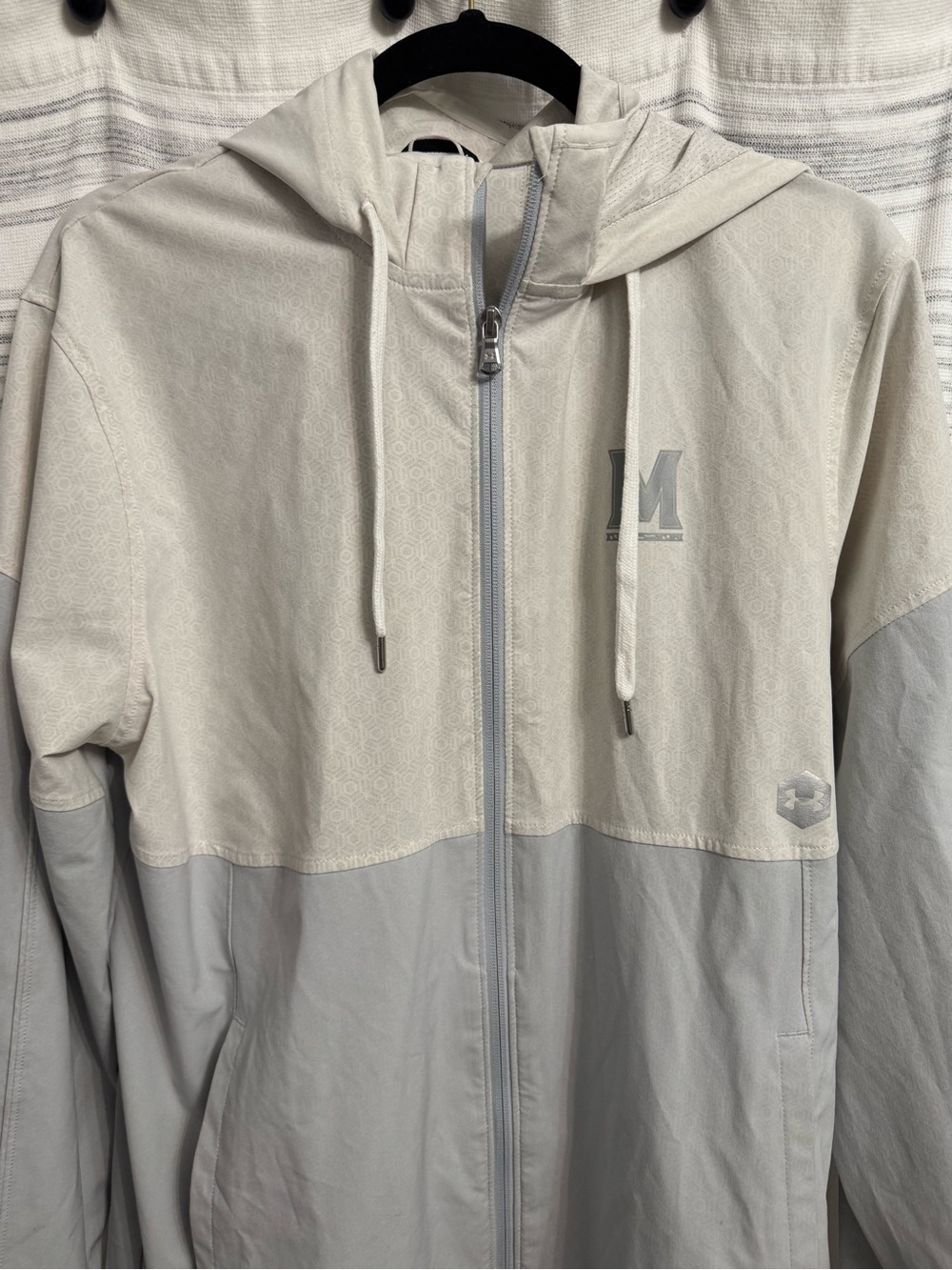 Under Armour Light Gray Hooded Jacket with Subtle Pattern